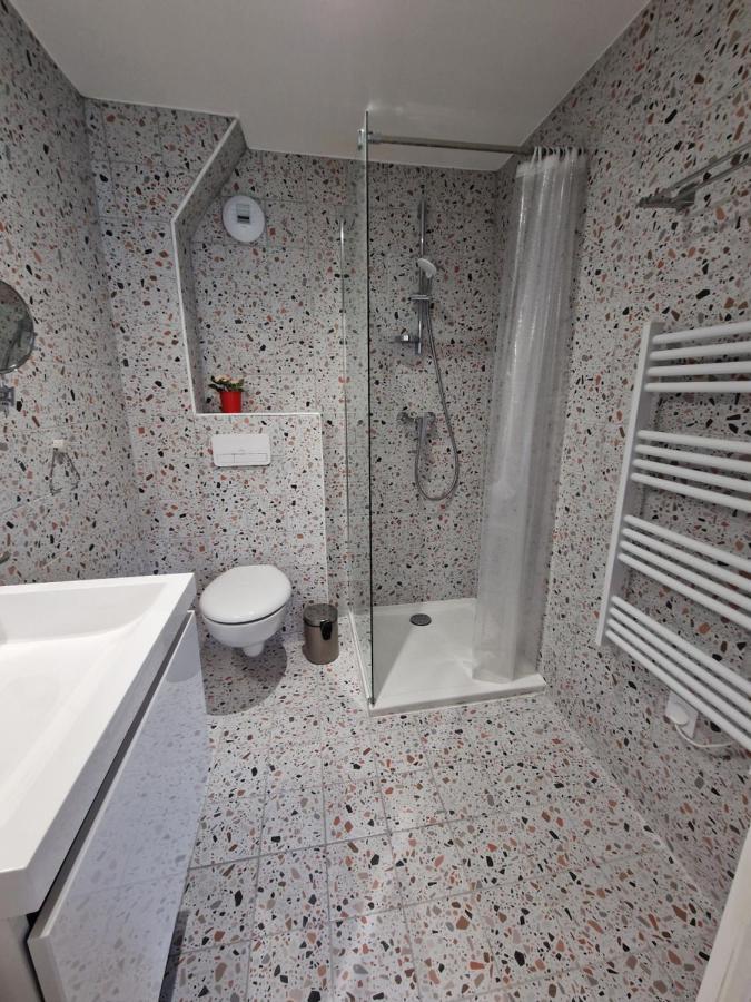 Apartment Maison Ping ,en Face Des Arenes *