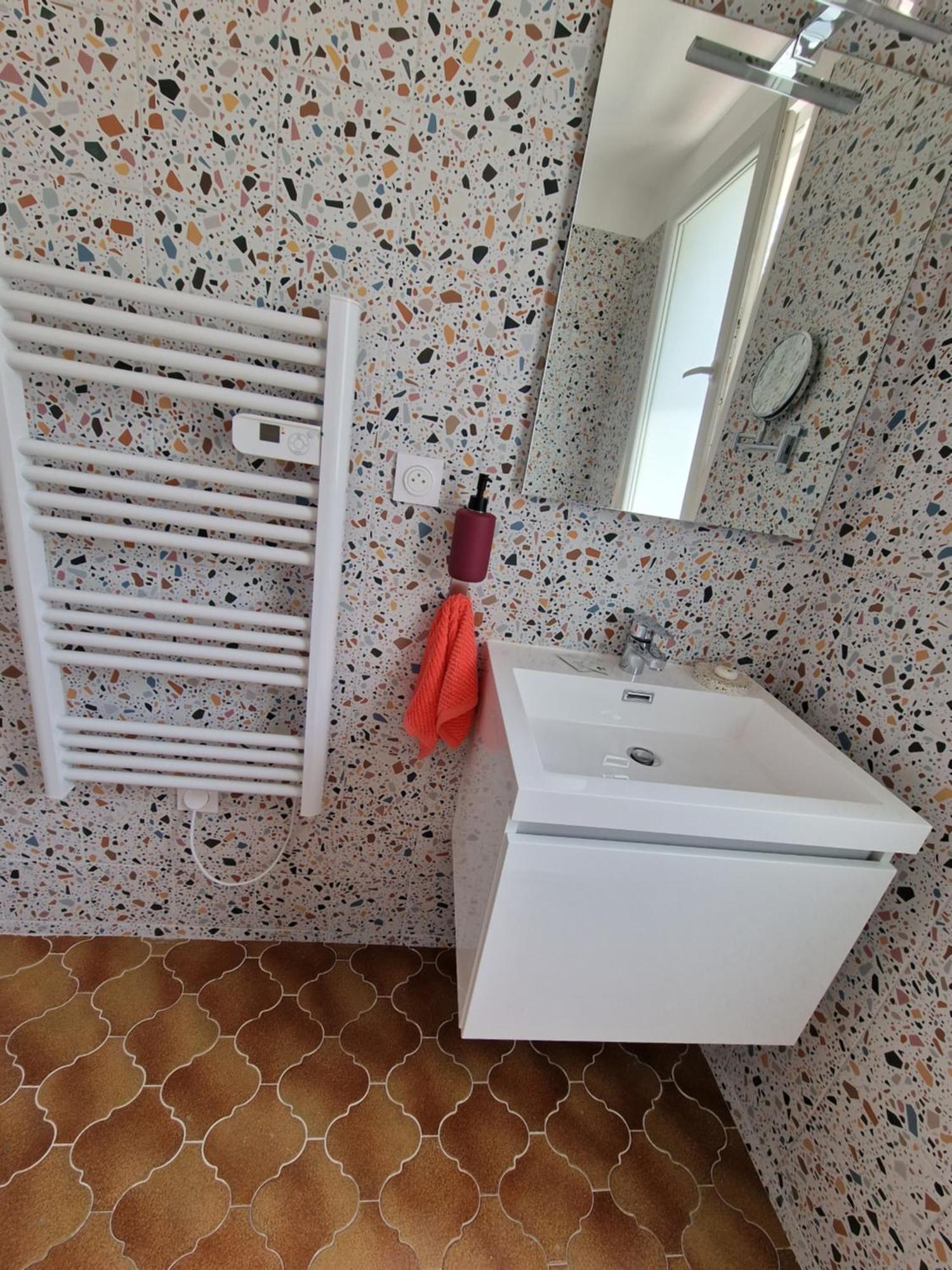 Maison Ping ,en Face Des Arenes * Beziers