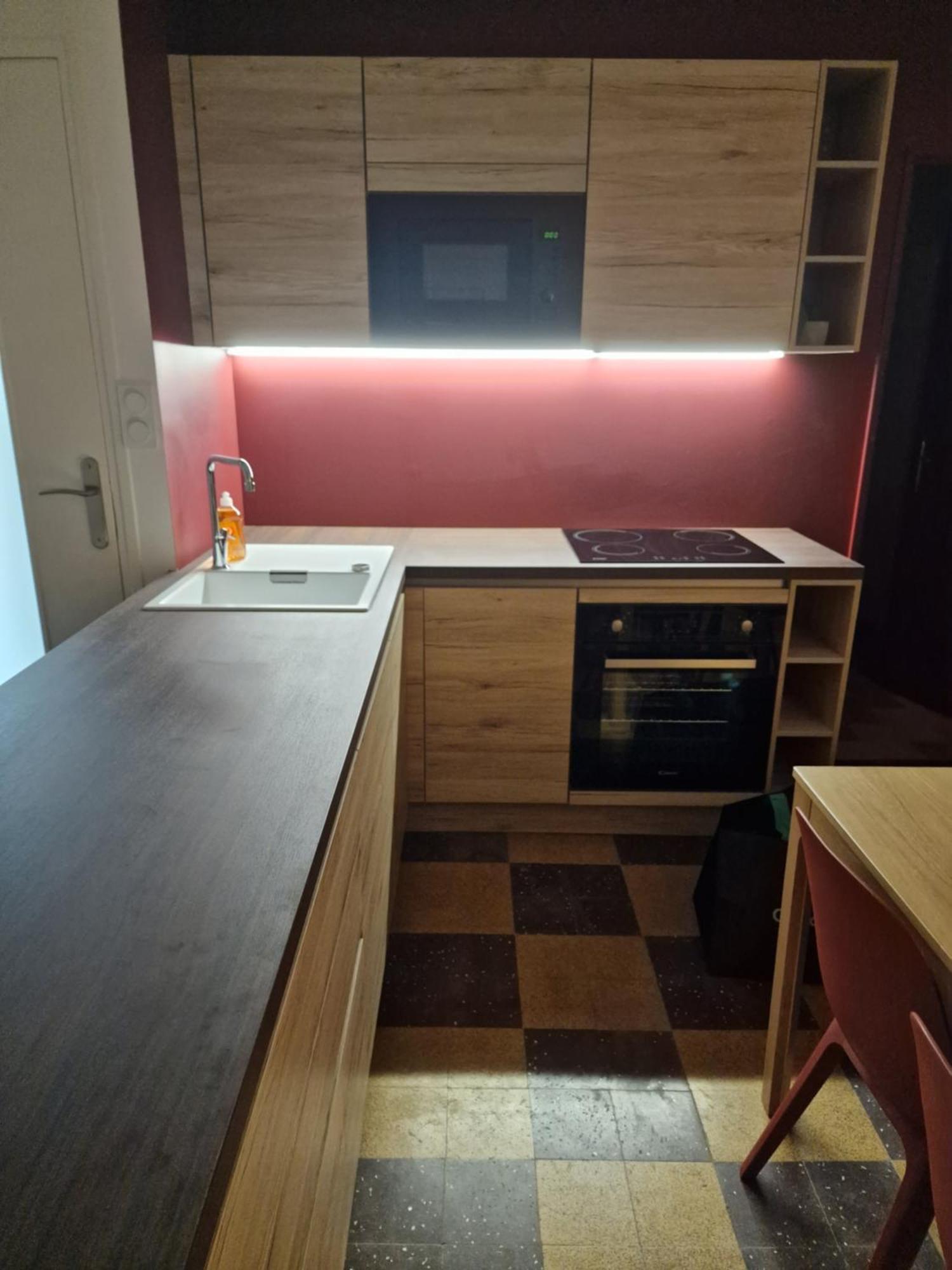 Maison Ping ,en Face Des Arenes Beziers